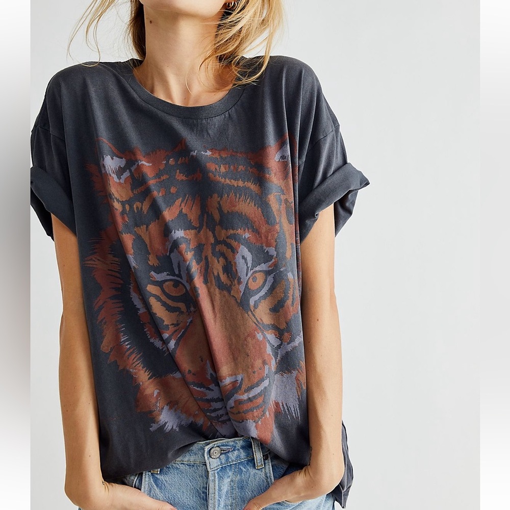 Wrangler Oversized Tiger Tee